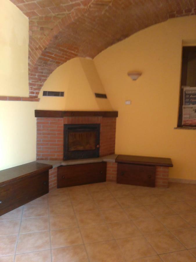 בית הארחה אסטי 	Casa Aromi Ed Arte מראה חיצוני תמונה