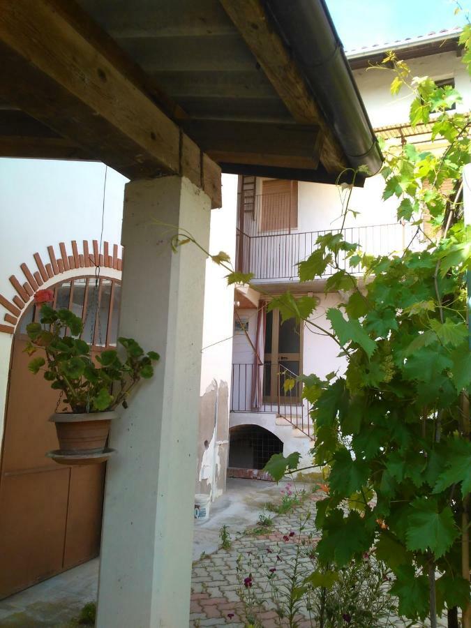 בית הארחה אסטי 	Casa Aromi Ed Arte מראה חיצוני תמונה