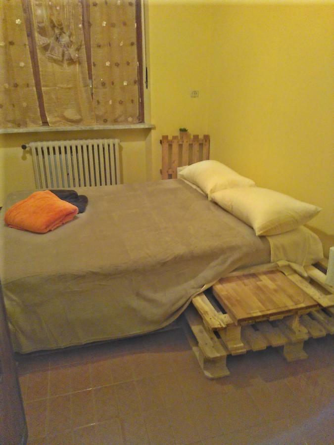 בית הארחה אסטי 	Casa Aromi Ed Arte מראה חיצוני תמונה