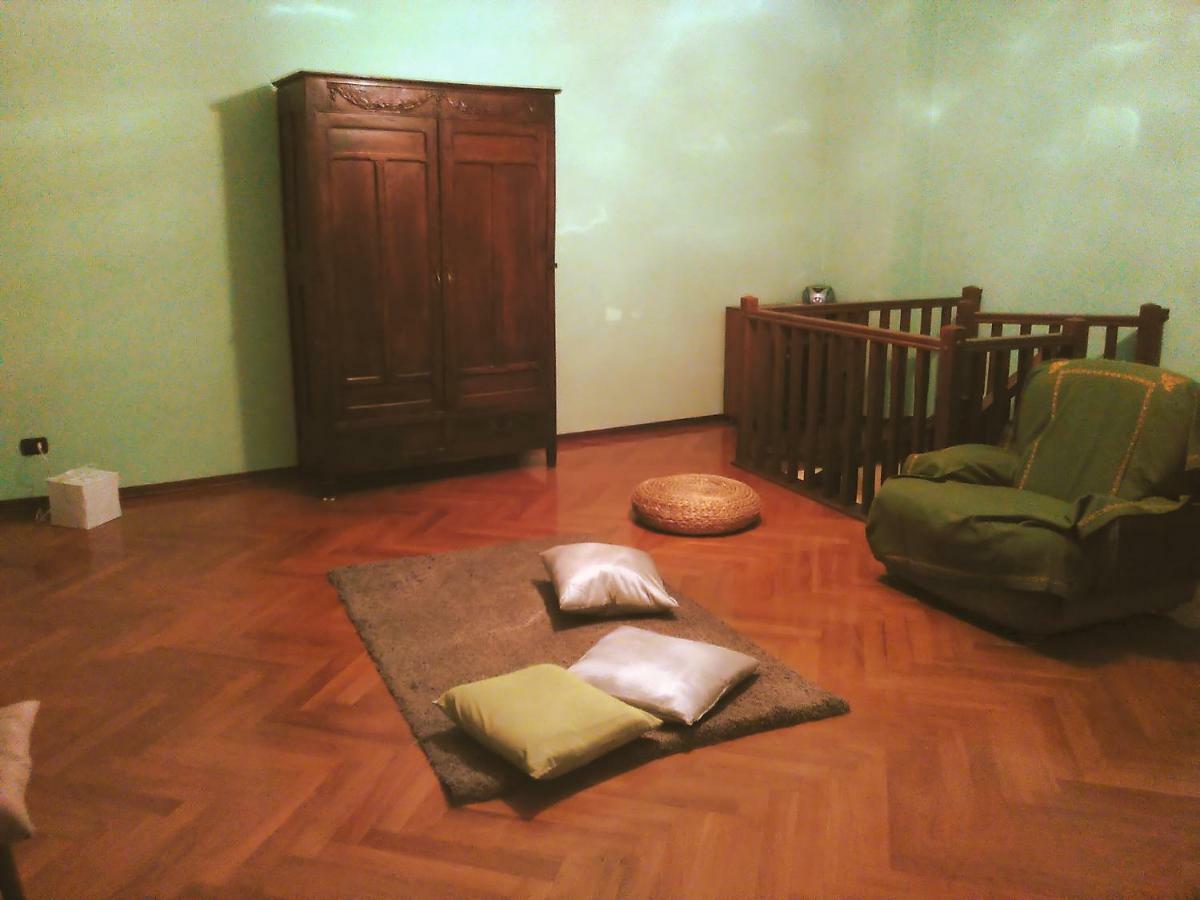 בית הארחה אסטי 	Casa Aromi Ed Arte מראה חיצוני תמונה