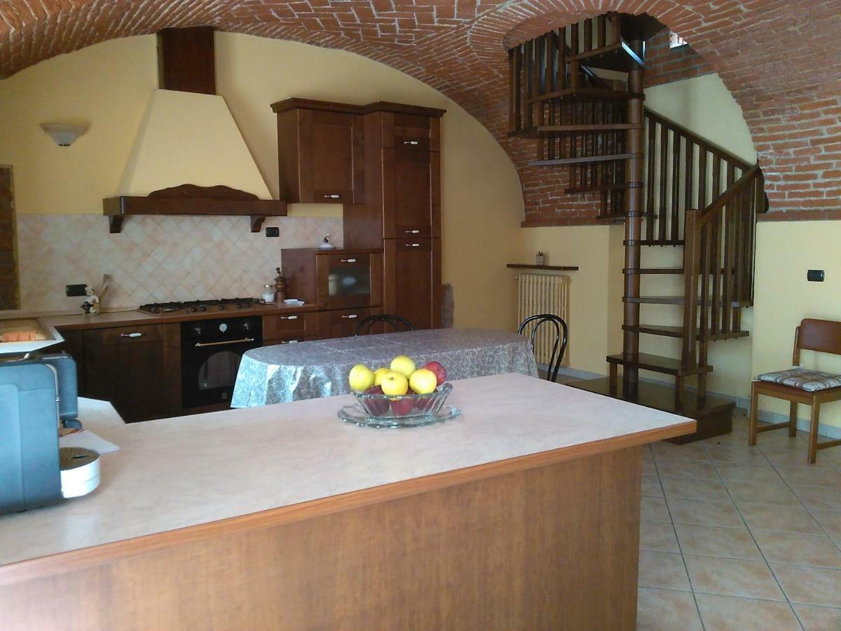 בית הארחה אסטי 	Casa Aromi Ed Arte מראה חיצוני תמונה