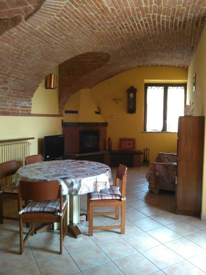 בית הארחה אסטי 	Casa Aromi Ed Arte מראה חיצוני תמונה