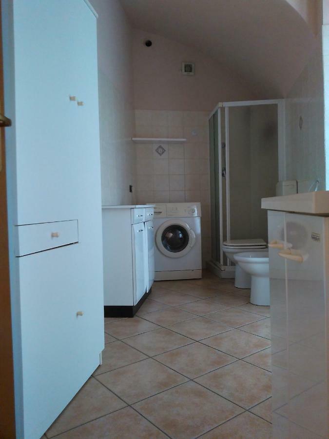 בית הארחה אסטי 	Casa Aromi Ed Arte מראה חיצוני תמונה